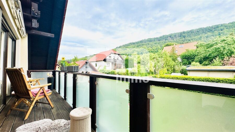 Hochwertiges 1-2 Familienhaus mit Nebengebäude in begehrter Lage mit vielen Extras - OG / DG Balkon Panoramablick